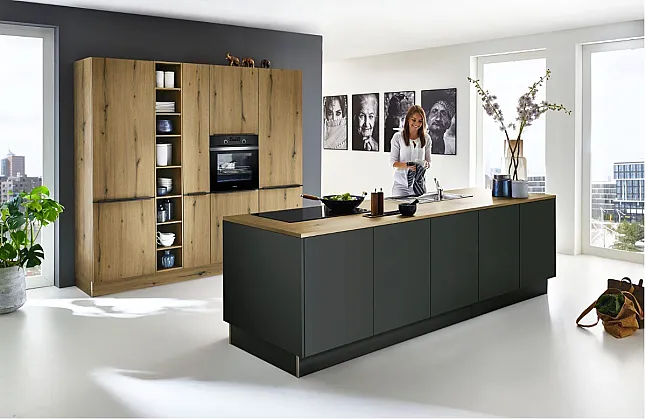 moderne kueche mit insel schwarz grifflos